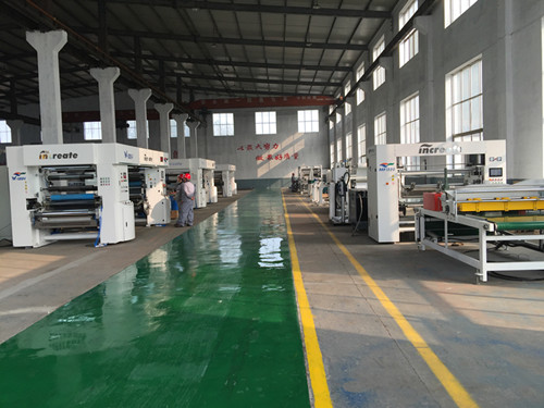 无溶剂复合机组装车间